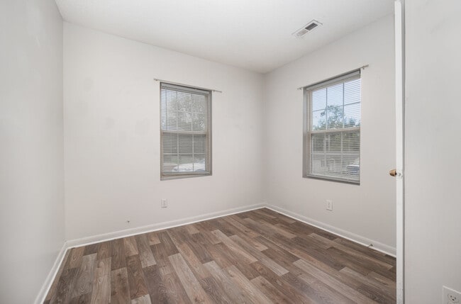 Photo - 1043 Mountain Crest Dr