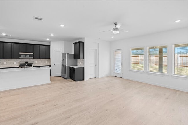 Photo - 30618 Wicklow Gdns Dr