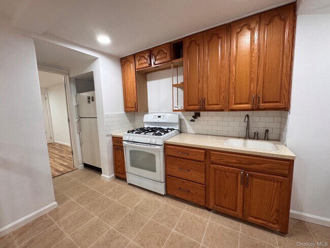 Photo - 1245 Rhinelander Ave