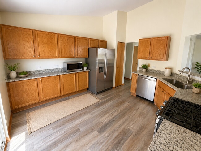 Photo - 3322 Bromley Ln