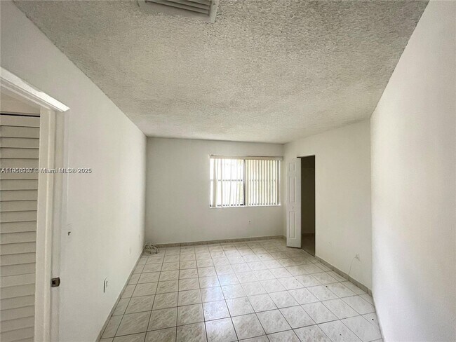 Photo - 680 W Park Dr Unit 3-201