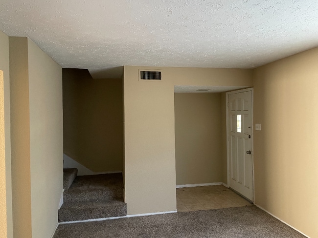 Photo - 28 W Creek Ln