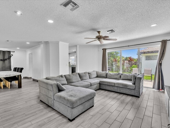 Photo - 7145 Crescent Creek Pl