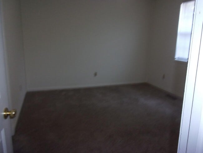 Photo - 1372 S Maple St