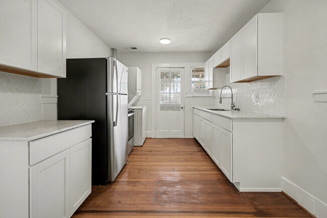 Photo - 2323 Park St Unit 4