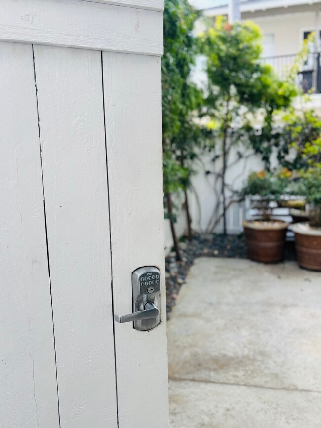 Photo - 413 14th St Unidad B