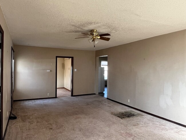 Photo - 920 E 16th Ave