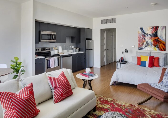 *Pictures are representative samples of the advertised unit. In some cases, the actual units you tou - 14 Barrows St Unit A4