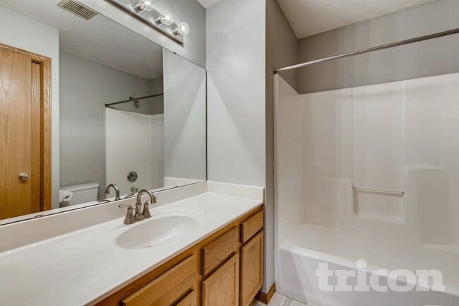 Photo - 357 Parkview Ln S