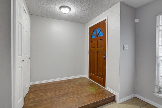 Photo - 5825 W Tidwell Rd