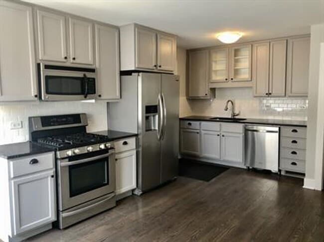 Photo - 4240-44 Gilbert Unit 4244