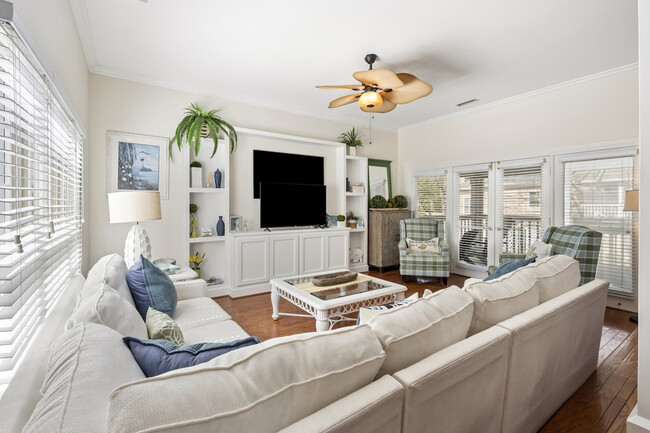 Photo - 40 Collins Meadow Dr Unit SI ID1507761P