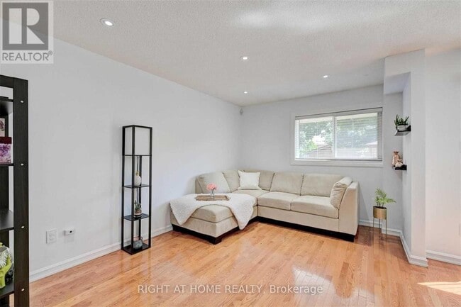 Photo - 121 Radford Dr