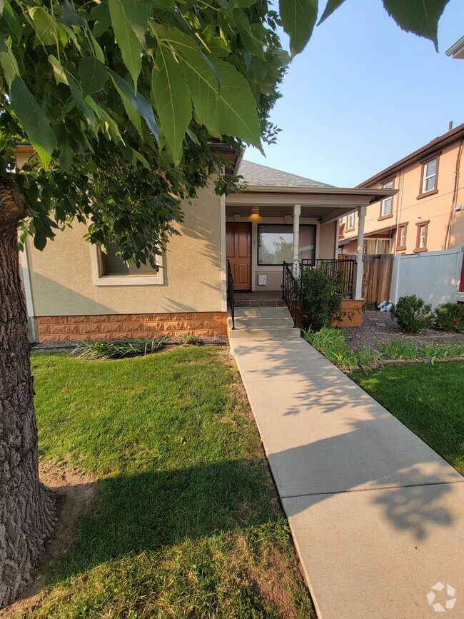 Building Photo - 1503 9th St Rental