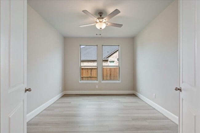 Building Photo - 7523 Mariposa Wy