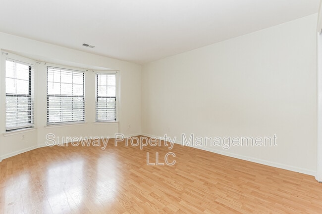 Photo - 447 Meade Ct