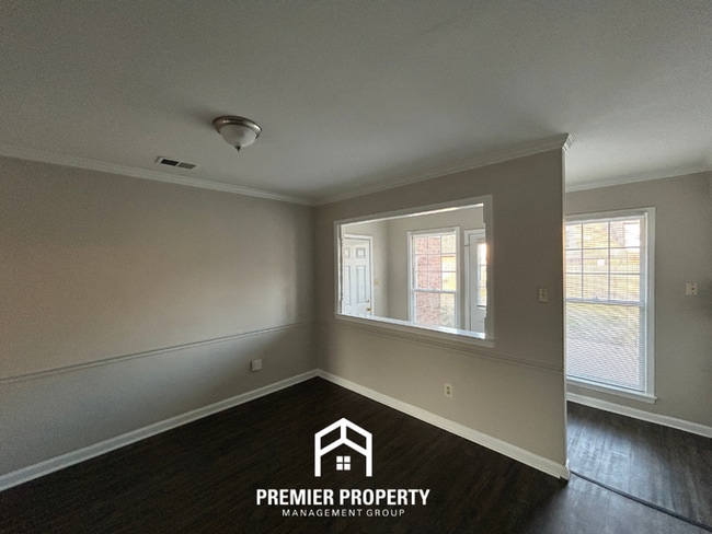Photo - Spacious 3 Bedroom Home for Rent in Memphis | Vaulted Ceilings, Fireplace & Fenced Yard