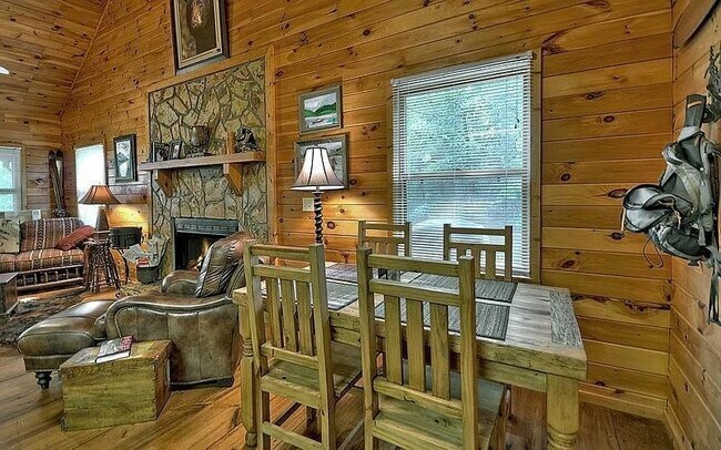 Photo - 245 Mountain Ridge