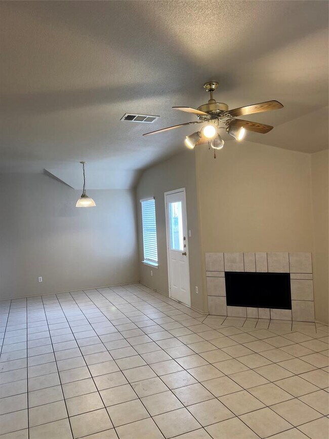 Photo - 1618 Cottonwood Ct