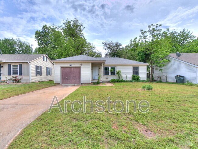 Building Photo - 2312 Mustang St