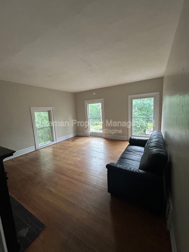 Photo - 724 W South St