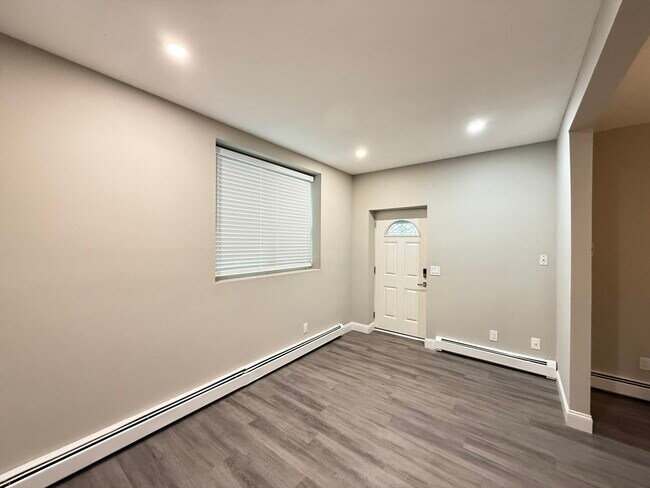 Photo - 52 Vernon St