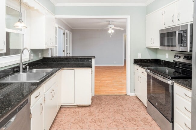 16 Malaga Cir