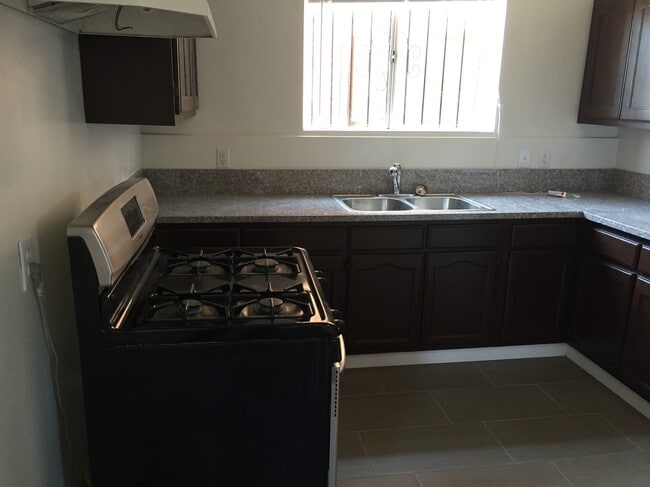 Photo - 7404 S Western Ave Unidad 5