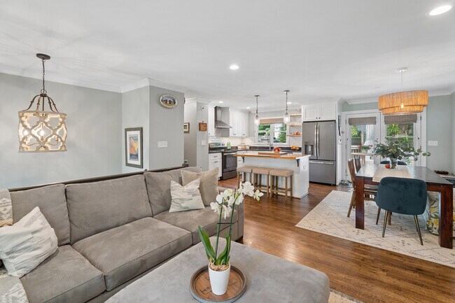 Photo - 4097 Longview Dr