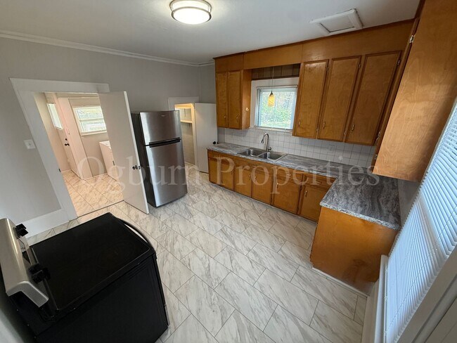 Photo - 1100 Franklin St SW