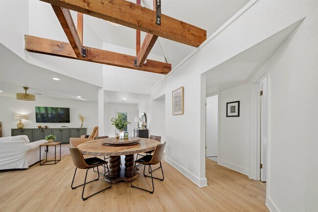 Photo - 8052 Perry Ln
