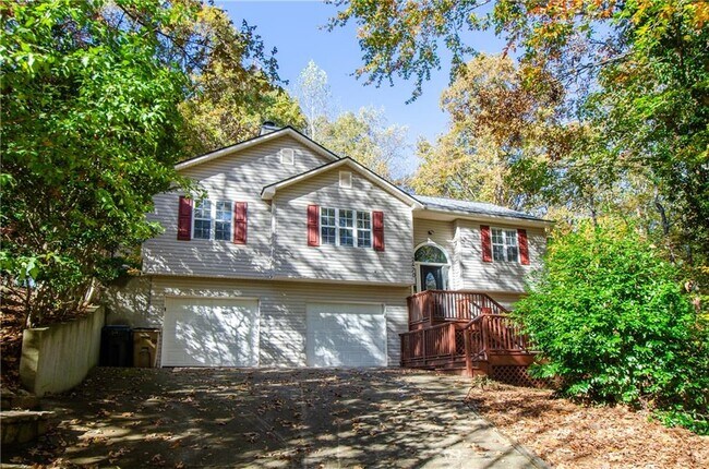 Photo - 2470 Cambridge Hills Rd