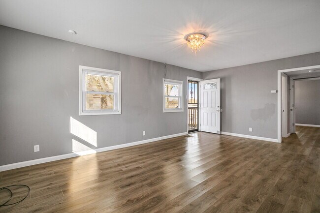 Photo - 3 Bedroom, 1 Bath with Garage