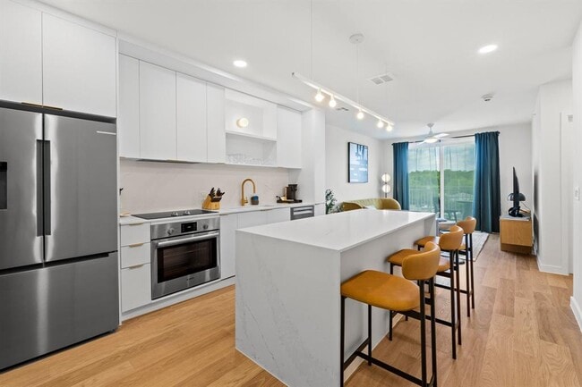 Building Photo - 2323 S Lamar Blvd Unit 505