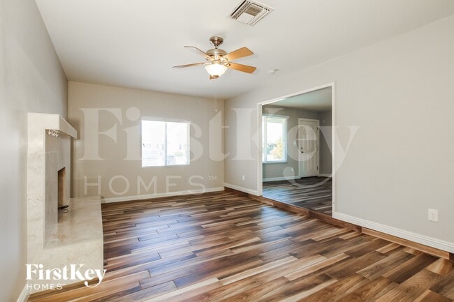 Photo - 1812 W Morten Ave