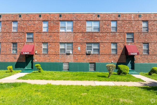 Photo - Renaissance Gardens