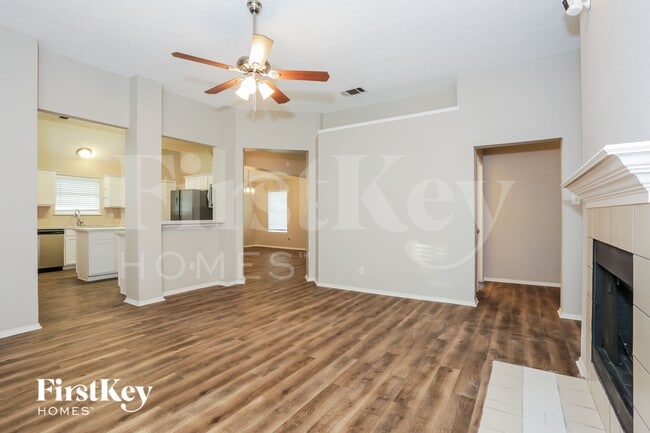 Photo - 925 Parkwood Trail