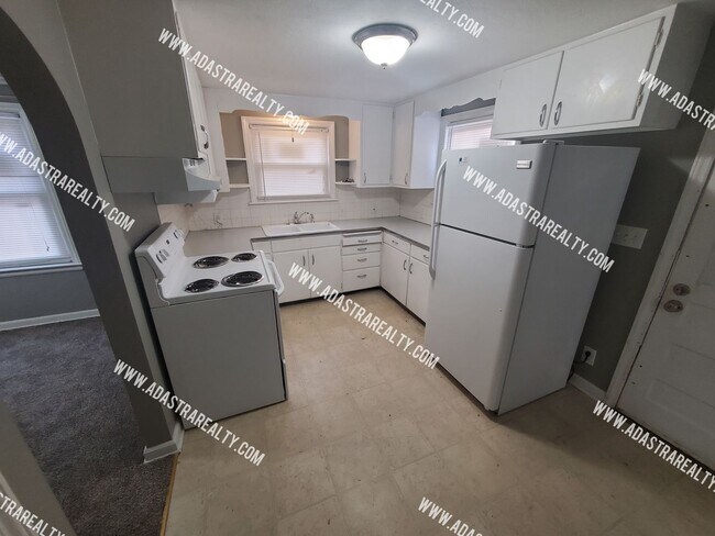 Photo - Spacious Raytown Home-Available NOW!!