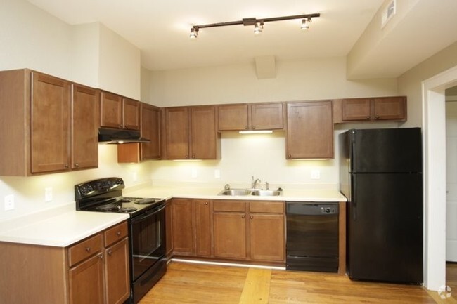 1BR, 1BA - 624 SF - Market Street Lofts