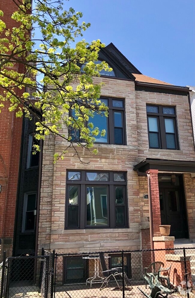 Building Photo - 2646 N Wilton Ave Unit G Rental