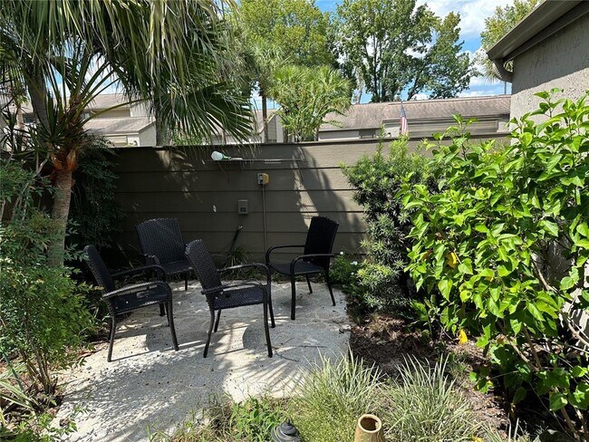 Photo - 1539 Pickwood Ave