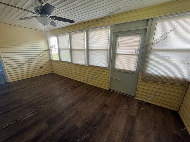 127 Edgedale Ct