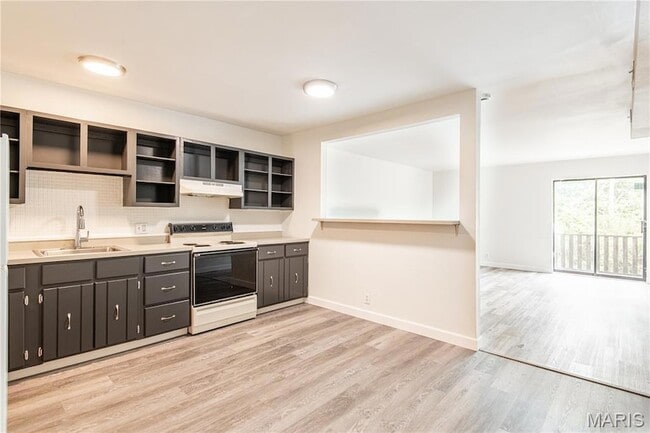 Photo - 3017 Pembroke Ln Unit 16