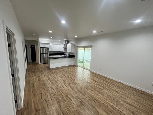 Building Photo - 119 Grant Dr Unit B