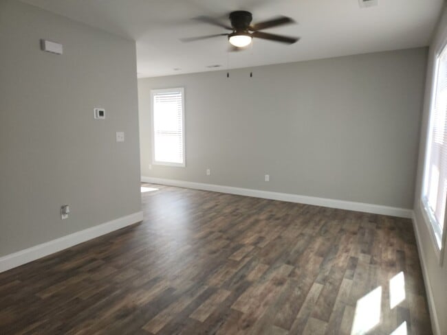 Photo - 1620 Shaffer St Unit 1620 B Shaffer Street