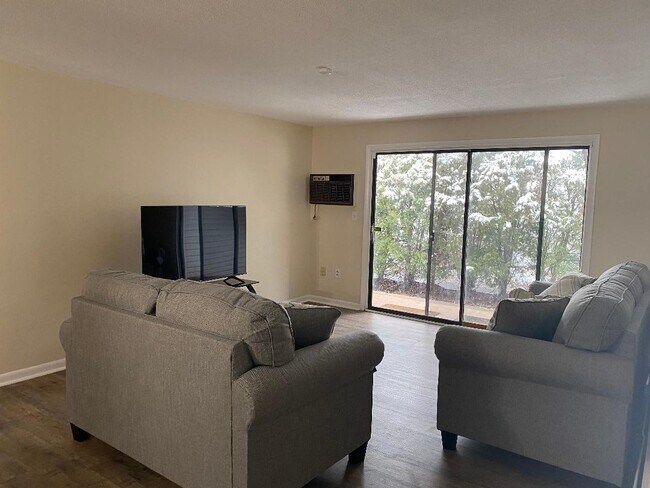 Living Room - 655 Talcottville Rd Unit 1 Bedroom