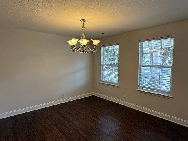 Photo - 7516 April Mist Trail