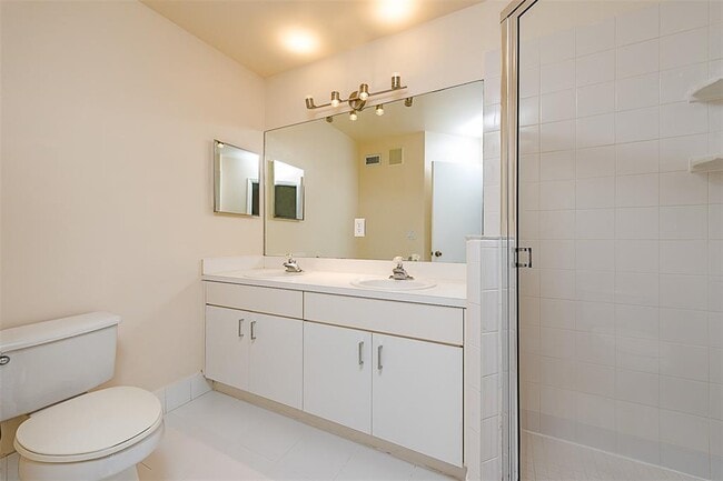 Photo - 705 SW 122nd Ave