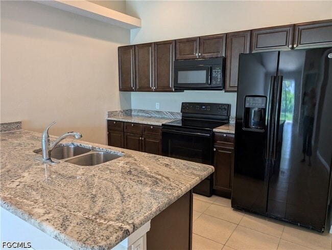 4720 SE 4th Pl
