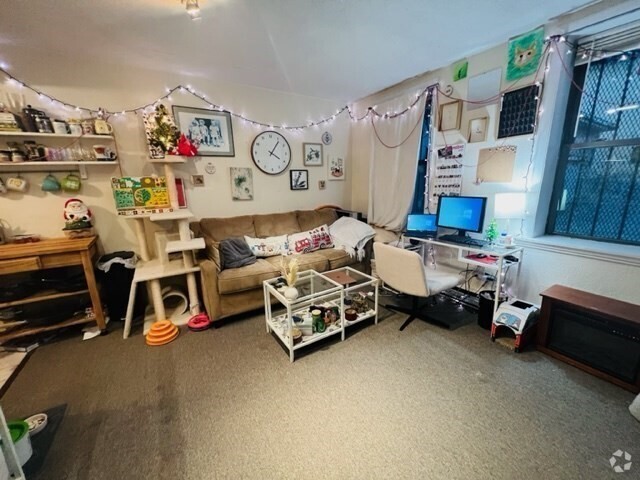Building Photo - 429 Massachusetts Ave Unit 1 Rental